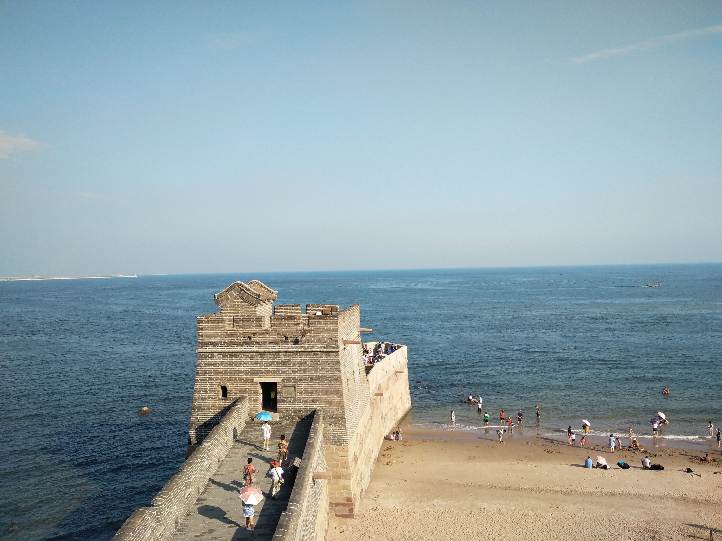 海滨历史与现代交汇的秦皇岛印象